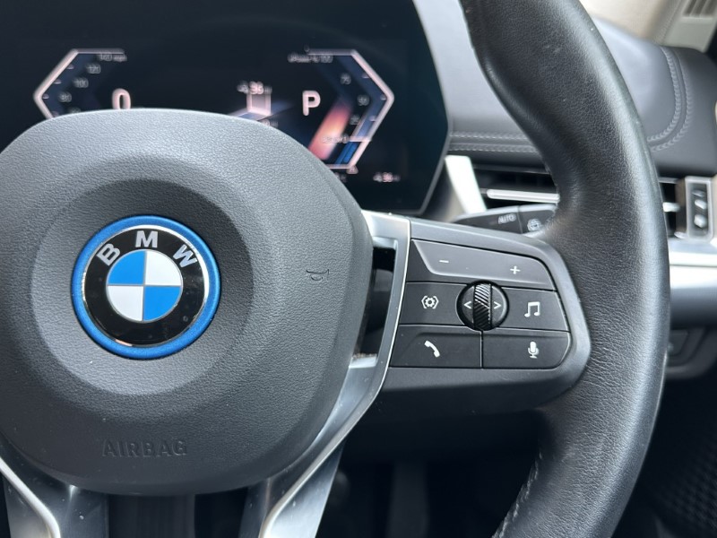 2024 (24) BMW iX1 xDrive30 xLine  5621178