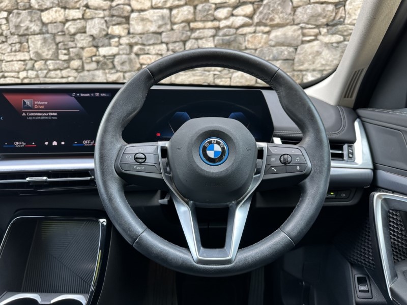 2024 (24) BMW iX1 xDrive30 xLine  5621204