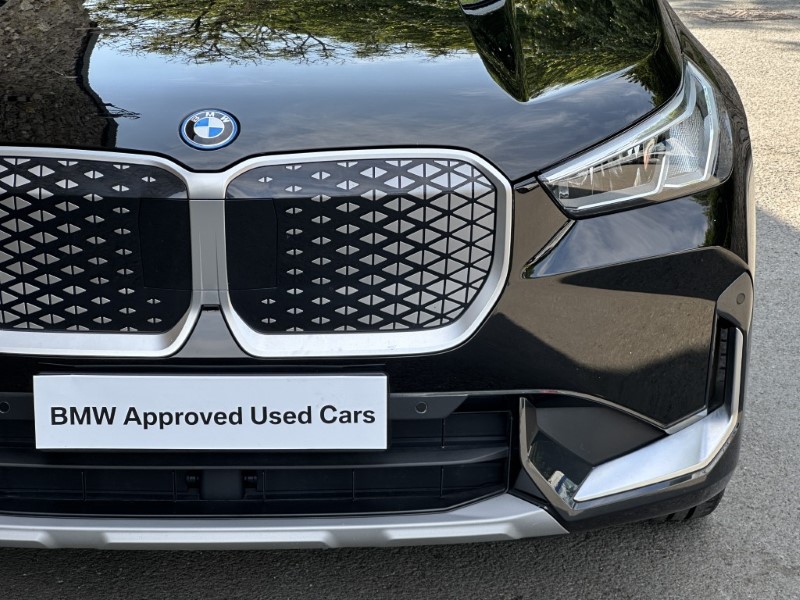 2024 (24) BMW iX1 xDrive30 xLine  5621181