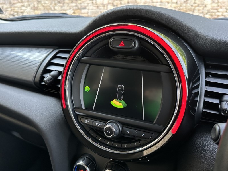 2019 (19) MINI HATCHBACK 1.5 Cooper Classic II 3dr  5620937