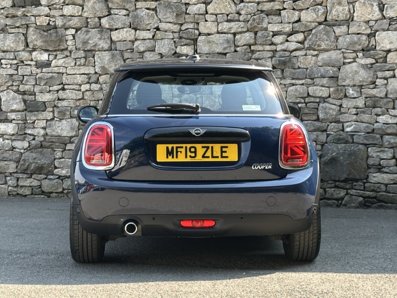 2019 (19) MINI HATCHBACK 1.5 Cooper Classic II 3dr  5620925