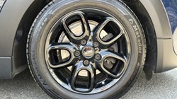 2019 (19) MINI HATCHBACK 1.5 Cooper Classic II 3dr 5620946