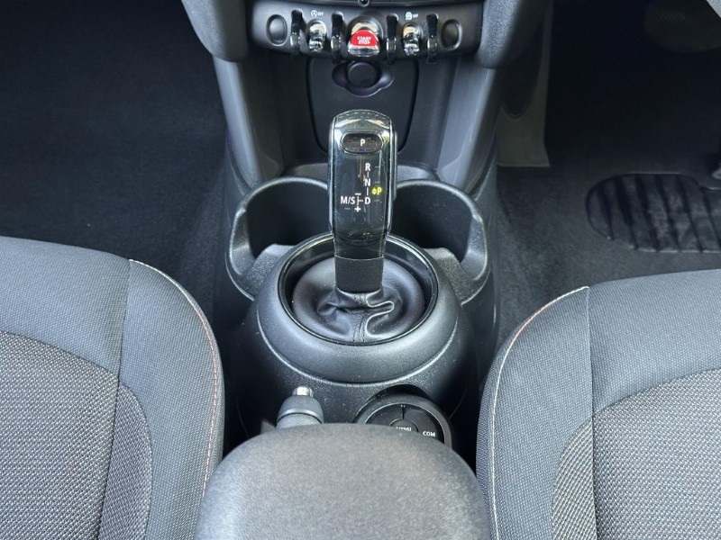 2019 (19) MINI HATCHBACK 1.5 Cooper Classic II 3dr  5620932
