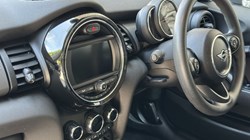 2019 (19) MINI HATCHBACK 1.5 Cooper Classic II 3dr 5620913