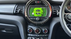 2019 (19) MINI HATCHBACK 1.5 Cooper Classic II 3dr 5620933