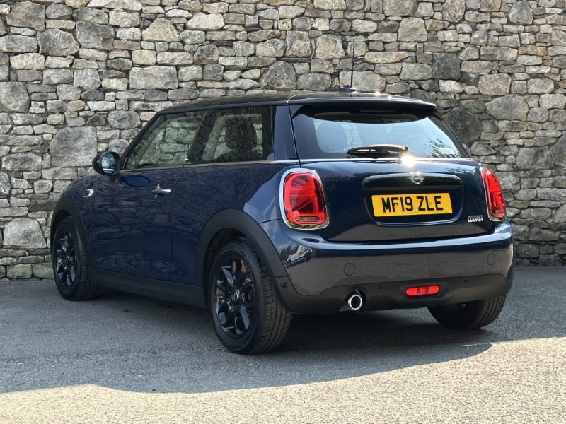 2019 (19) MINI HATCHBACK 1.5 Cooper Classic II 3dr  1