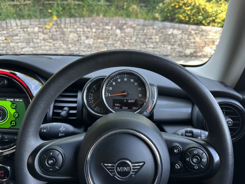 2019 (19) MINI HATCHBACK 1.5 Cooper Classic II 3dr  5620938