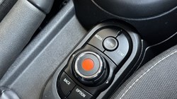 2019 (19) MINI HATCHBACK 1.5 Cooper Classic II 3dr 5620902