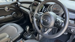 2019 (19) MINI HATCHBACK 1.5 Cooper Classic II 3dr 5620894