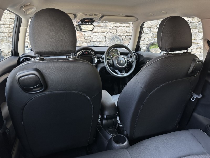 2019 (19) MINI HATCHBACK 1.5 Cooper Classic II 3dr  5620928