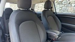 2019 (19) MINI HATCHBACK 1.5 Cooper Classic II 3dr 5620897