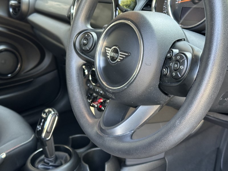 2019 (19) MINI HATCHBACK 1.5 Cooper Classic II 3dr  5620896