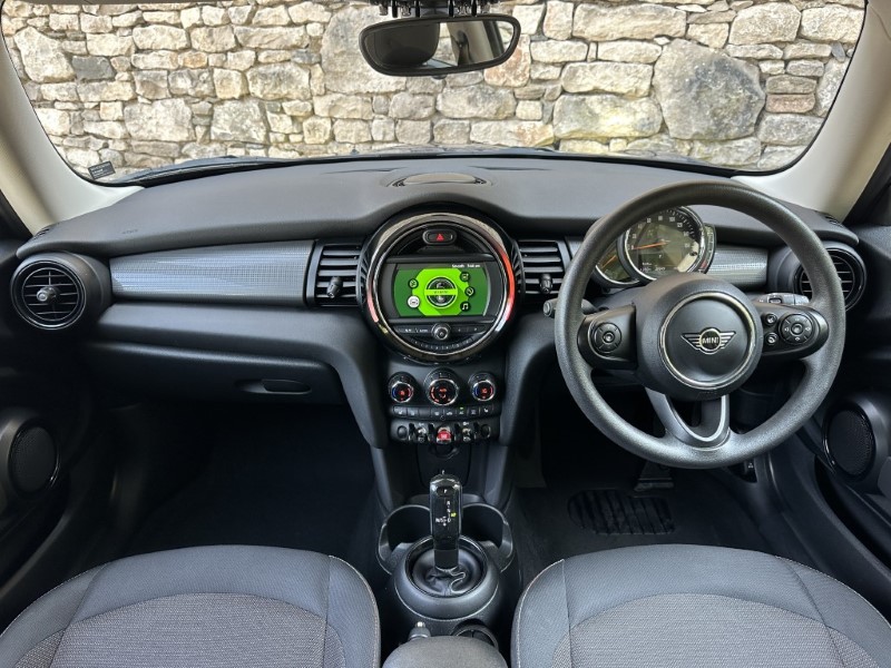 2019 (19) MINI HATCHBACK 1.5 Cooper Classic II 3dr  5620931
