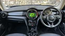 2019 (19) MINI HATCHBACK 1.5 Cooper Classic II 3dr 5620931