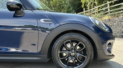 2019 (19) MINI HATCHBACK 1.5 Cooper Classic II 3dr 5620945