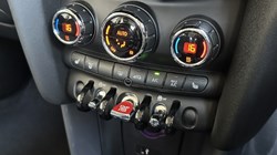 2019 (19) MINI HATCHBACK 1.5 Cooper Classic II 3dr 5620904