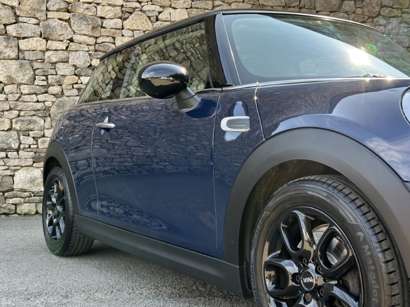 2019 (19) MINI HATCHBACK 1.5 Cooper Classic II 3dr  5620947