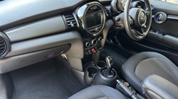 2019 (19) MINI HATCHBACK 1.5 Cooper Classic II 3dr 5620912