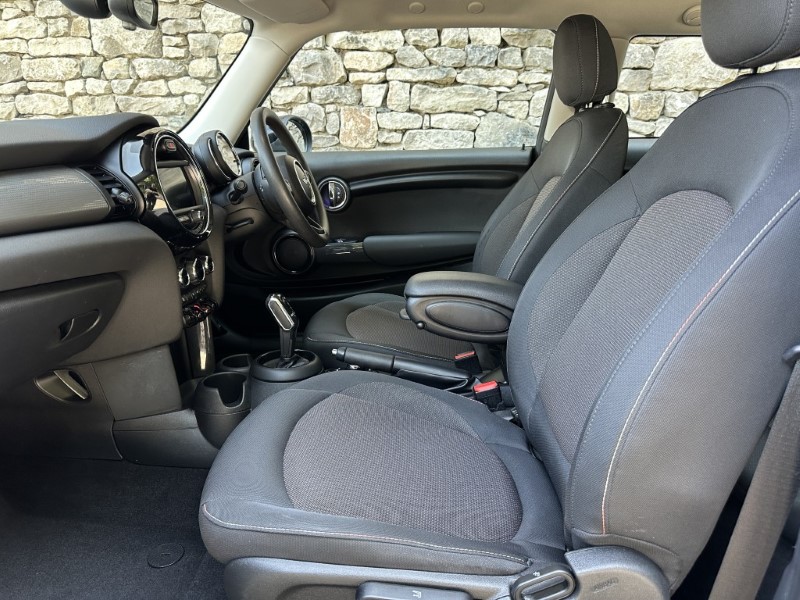 2019 (19) MINI HATCHBACK 1.5 Cooper Classic II 3dr  5620914