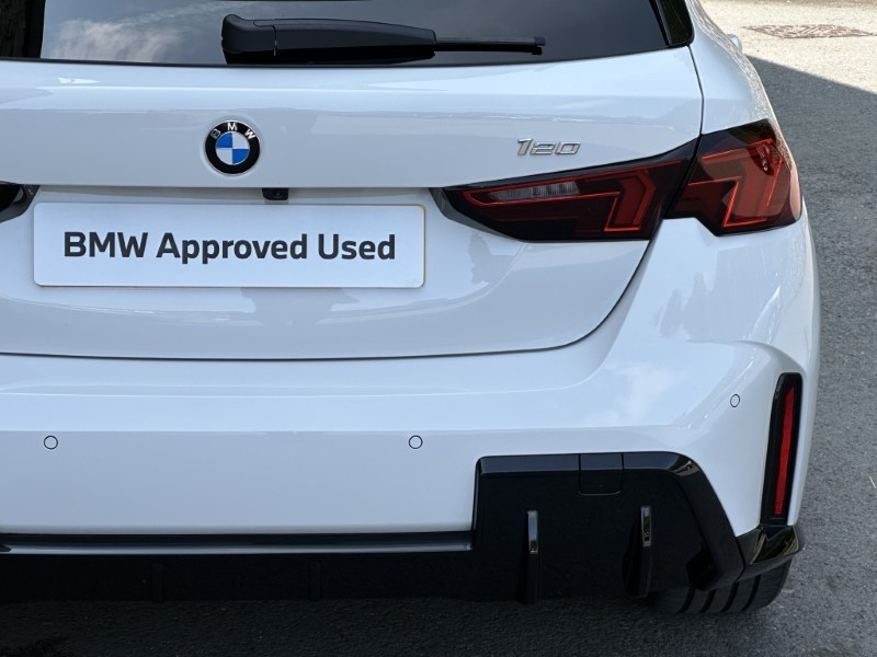 2025 (75) BMW 1 SERIES 120 M Sport 5dr  5633525