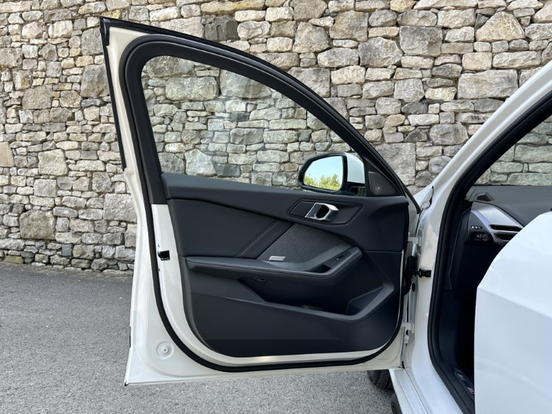 2025 (75) BMW 1 SERIES 120 M Sport 5dr  5633564
