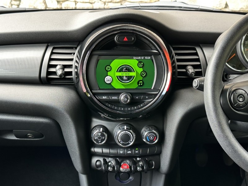 2019 (69) MINI CONVERTIBLE 1.5 Cooper Classic II 2dr 5660537