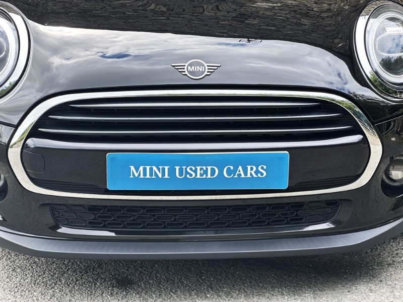 2019 (69) MINI CONVERTIBLE 1.5 Cooper Classic II 2dr 5660546