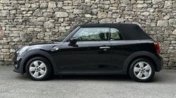 2019 (69) MINI CONVERTIBLE 1.5 Cooper Classic II 2dr 5660525