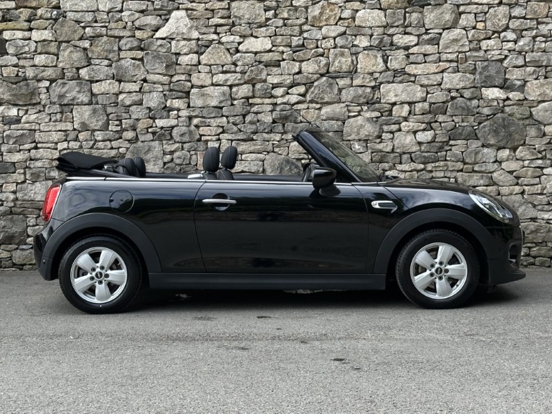 2019 (69) MINI CONVERTIBLE 1.5 Cooper Classic II 2dr 5660556