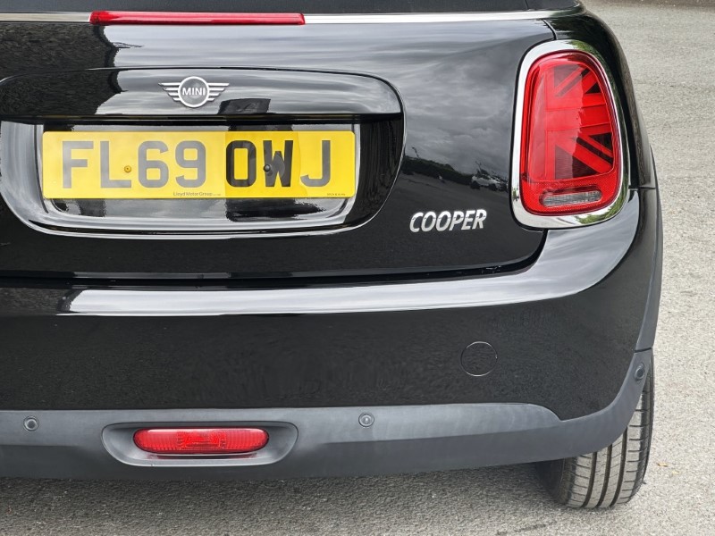 2019 (69) MINI CONVERTIBLE 1.5 Cooper Classic II 2dr 5660497