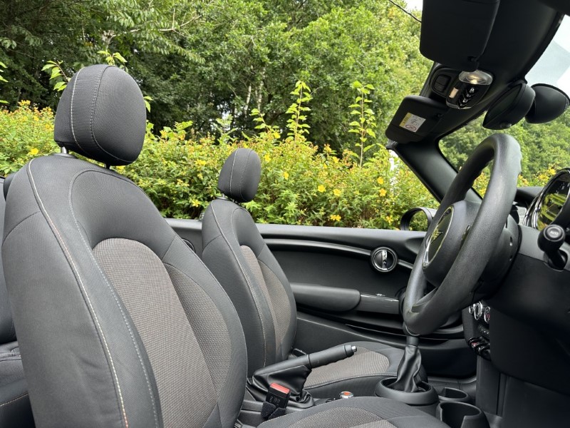 2019 (69) MINI CONVERTIBLE 1.5 Cooper Classic II 2dr 5660566