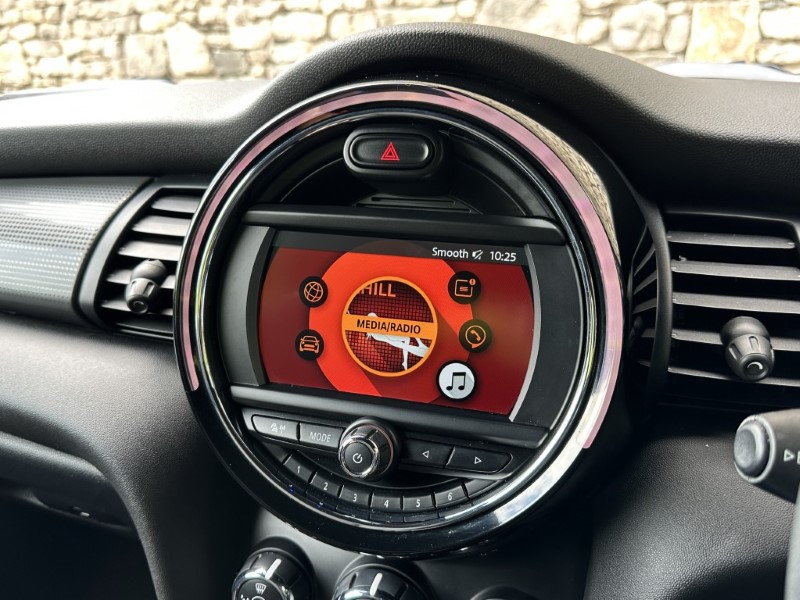 2019 (69) MINI CONVERTIBLE 1.5 Cooper Classic II 2dr 5660528