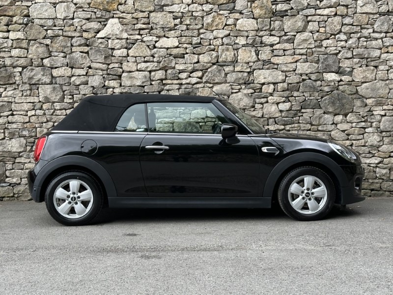 2019 (69) MINI CONVERTIBLE 1.5 Cooper Classic II 2dr 5660494