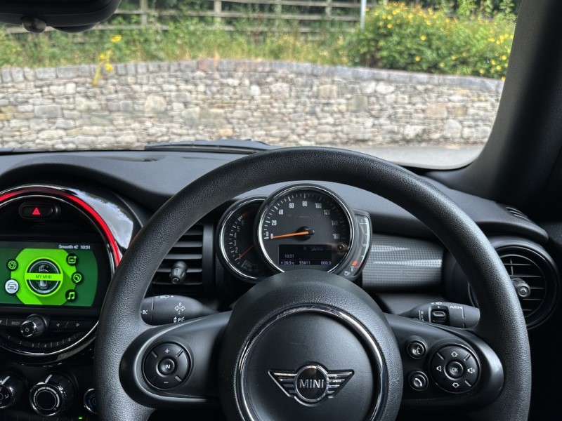 2019 (69) MINI CONVERTIBLE 1.5 Cooper Classic II 2dr 5660541