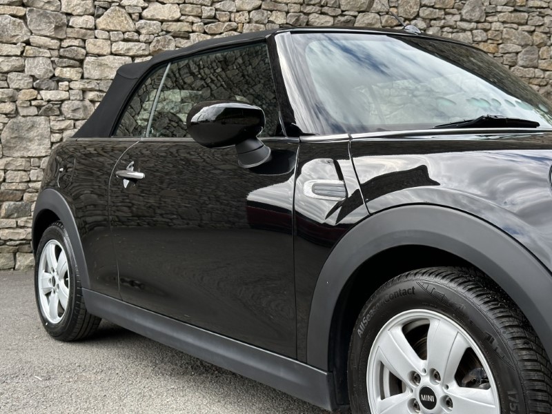 2019 (69) MINI CONVERTIBLE 1.5 Cooper Classic II 2dr 5660551