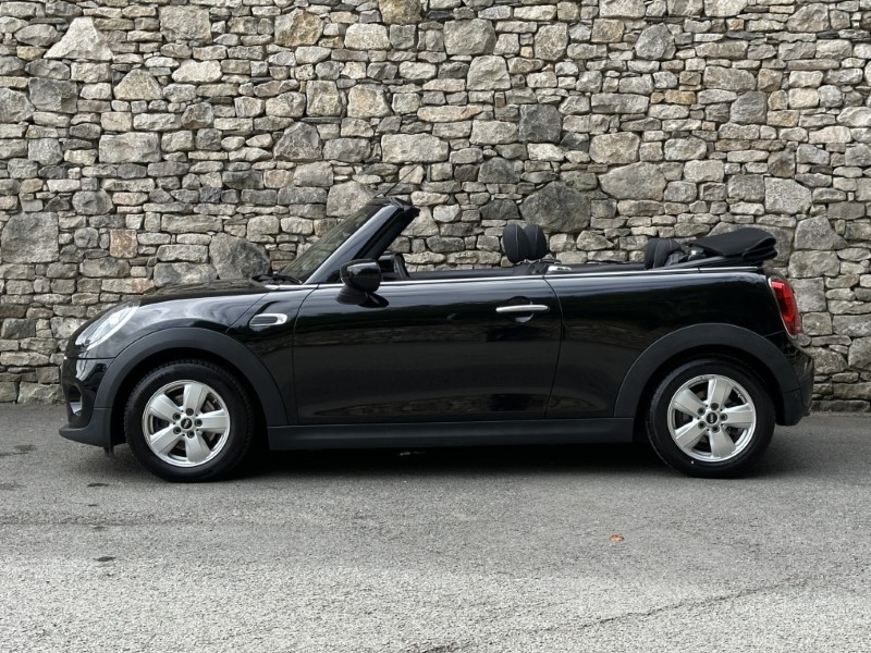 2019 (69) MINI CONVERTIBLE 1.5 Cooper Classic II 2dr 5660557