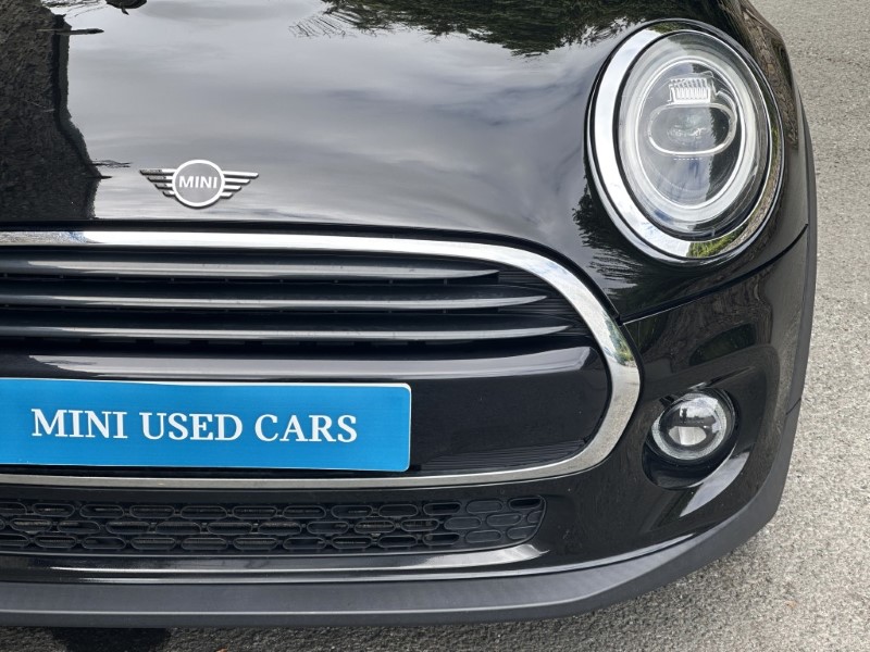 2019 (69) MINI CONVERTIBLE 1.5 Cooper Classic II 2dr 5660516
