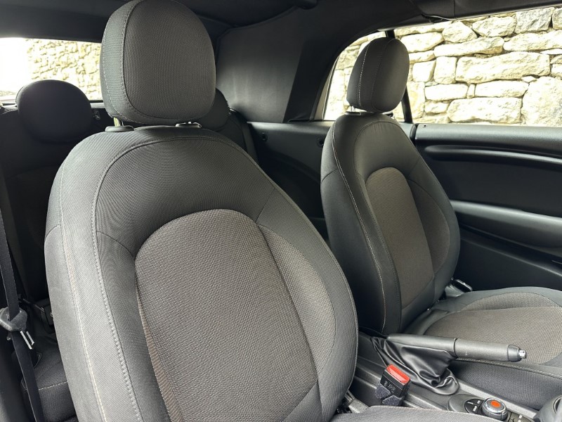 2019 (69) MINI CONVERTIBLE 1.5 Cooper Classic II 2dr 5660504