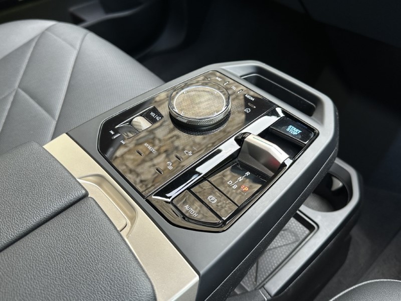 2023 (23) BMW iX xDrive40 M Sport  5635769