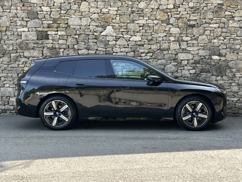 2023 (23) BMW iX xDrive40 M Sport  5635757