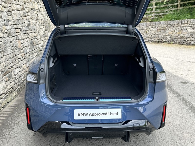 2026 (26) BMW iX3 xDrive50 M Sport Pro  5611656