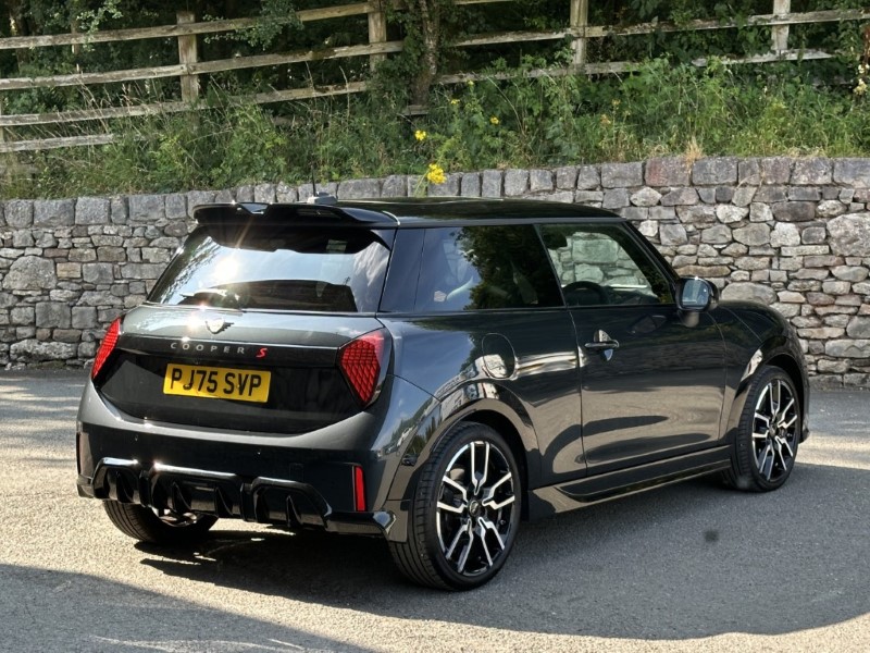 2025 (75) MINI COOPER 2.0 S Sport 3dr Auto 5625323