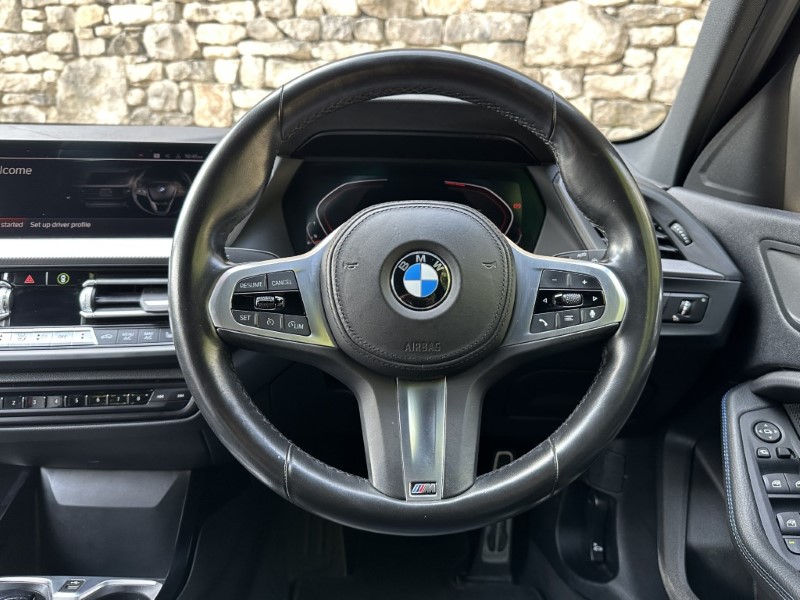 2022 (22) BMW 1 SERIES 118i M Sport 5dr  5636878