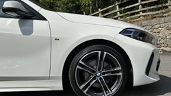 2022 (22) BMW 1 SERIES 118i M Sport 5dr 5636895