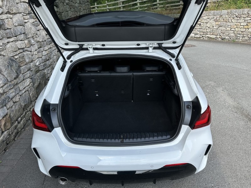 2022 (22) BMW 1 SERIES 118i M Sport 5dr  5636837