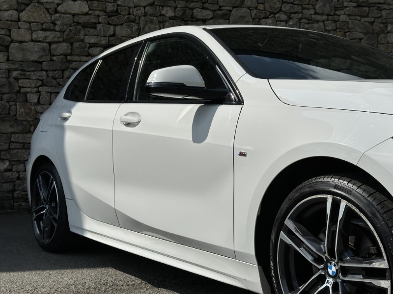 2022 (22) BMW 1 SERIES 118i M Sport 5dr  5636896