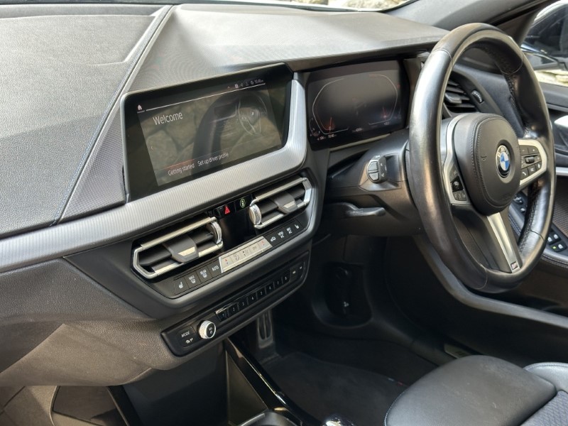 2022 (22) BMW 1 SERIES 118i M Sport 5dr  5636859
