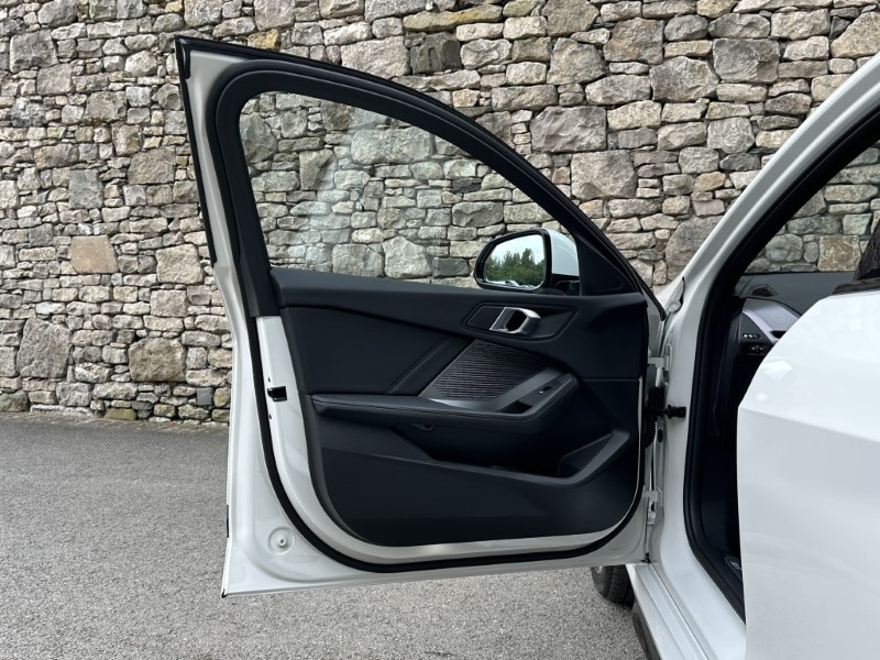 2025 (25) BMW 1 SERIES 120 M Sport 5dr  5641246