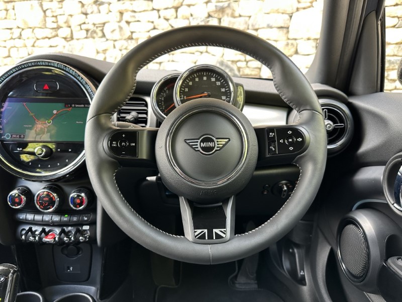 2022 (22) MINI HATCHBACK 1.5 Cooper Exclusive 5dr  5672231