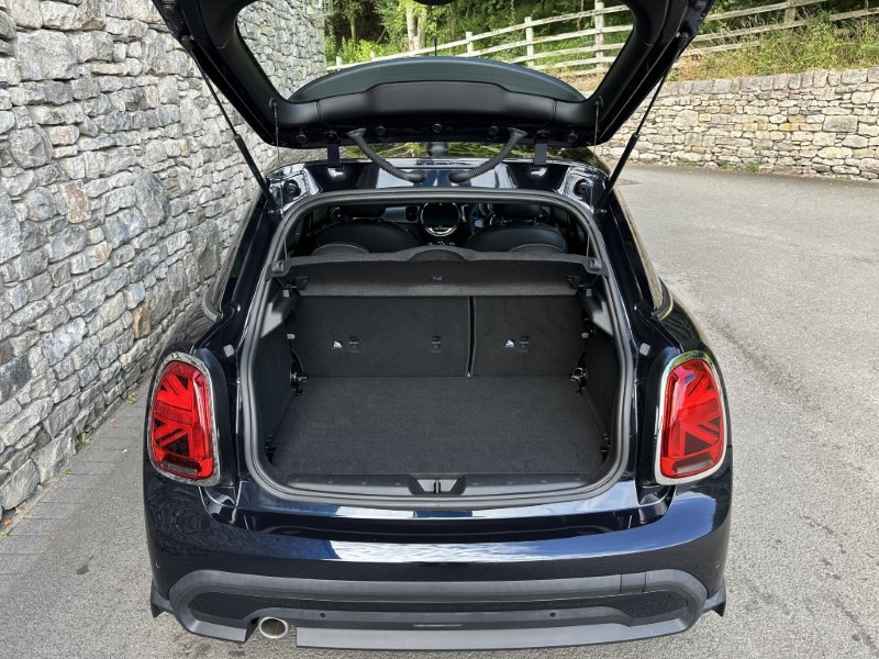 2022 (22) MINI HATCHBACK 1.5 Cooper Exclusive 5dr  5672194